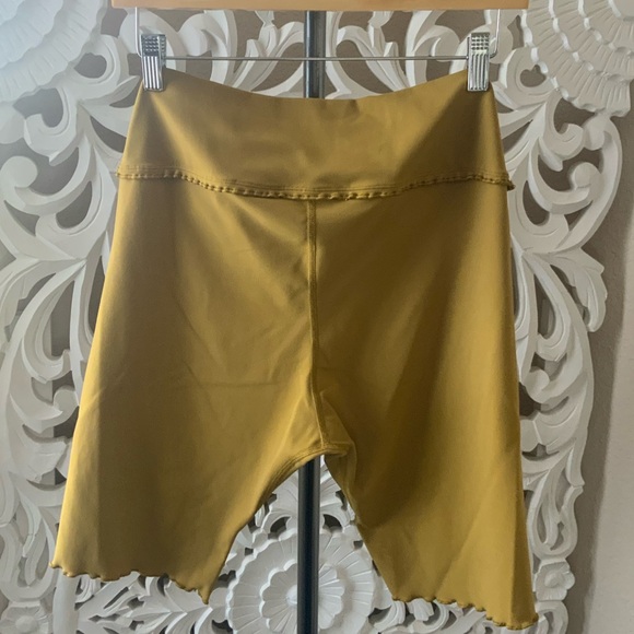 Free people heart rate shorts size Large - Picture 3 of 11